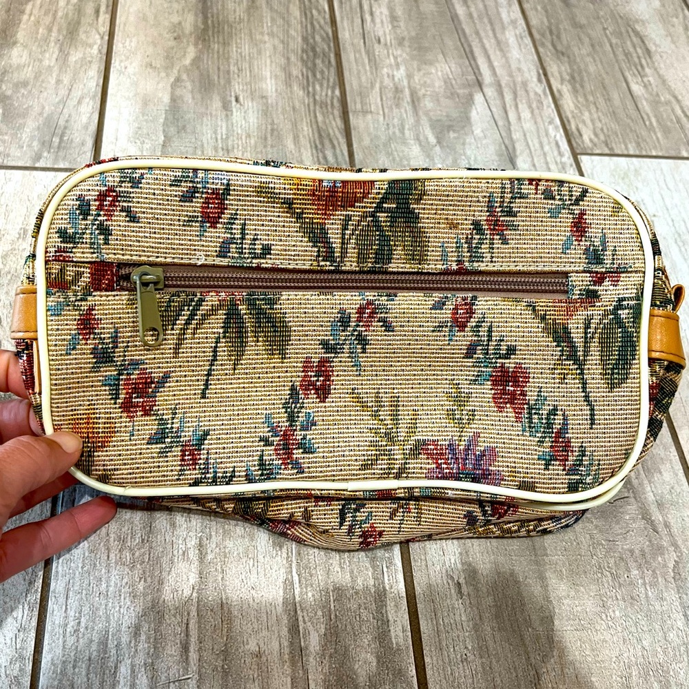 Vintage Floral Tapestry Travel Case